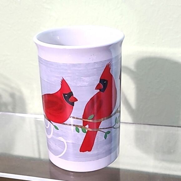 Royal Norfolk Red Cardinal Mug - Picture 2 of 5